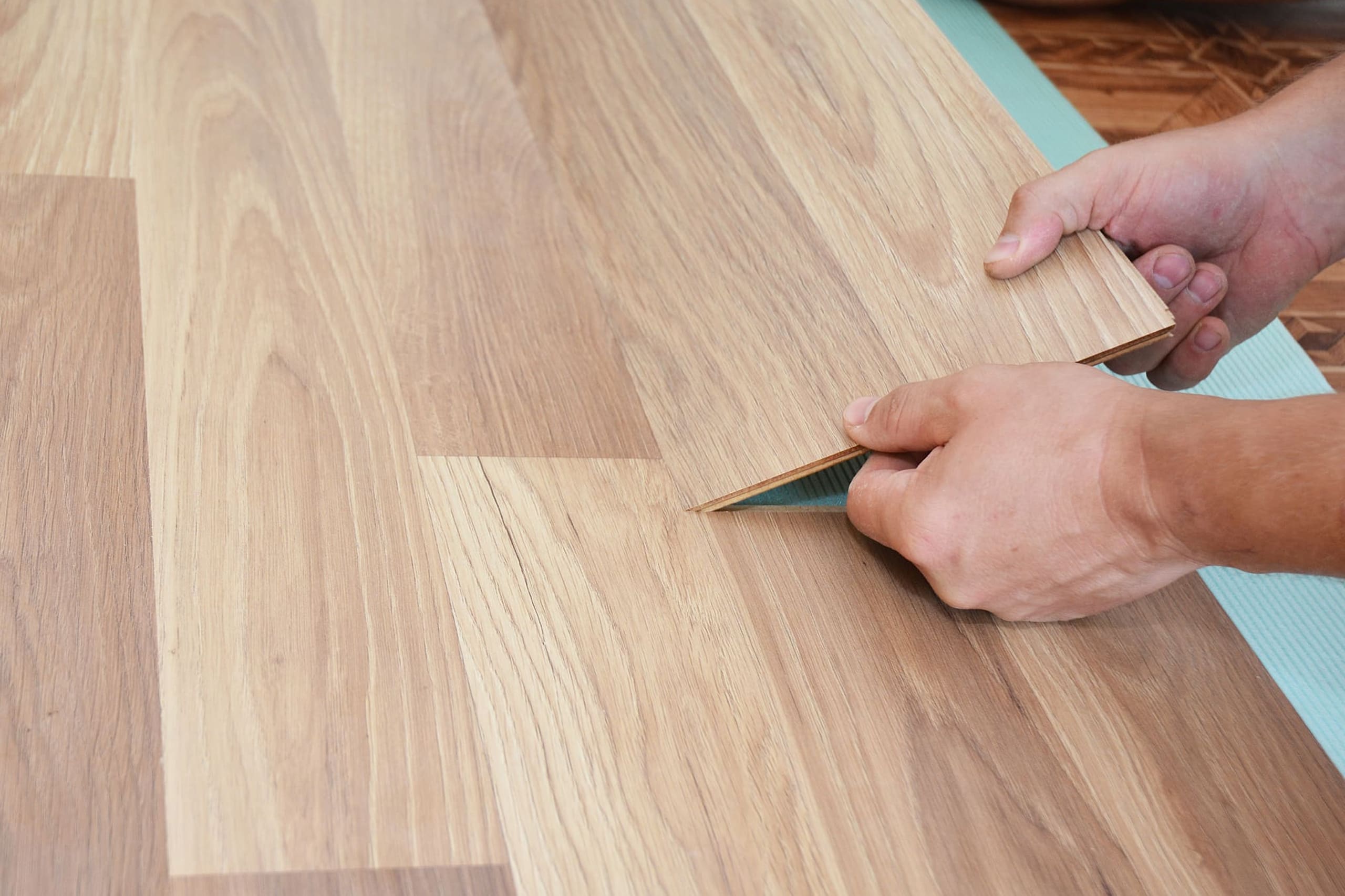 Vinyl vs. Laminate Flooring: What's the Difference